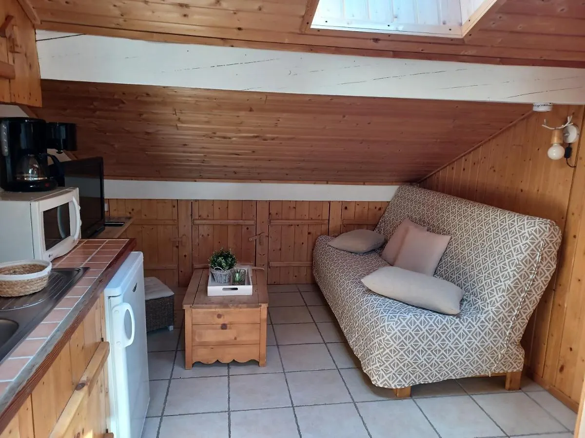 STUDIO SAPEY, GARAGE pour motards et cyclistes, gare a 800m Fourneaux  Fourneaux (Savoie)