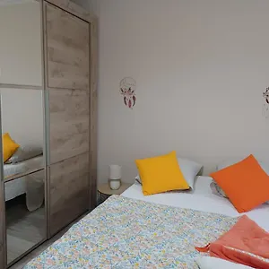 Appartement, La Route Des Grandes Alpes , 8 Couchages, Garage Pour Motards, Cyclistes, Possibilité De Supplémentaires, Si De 8 Personnes Appartement